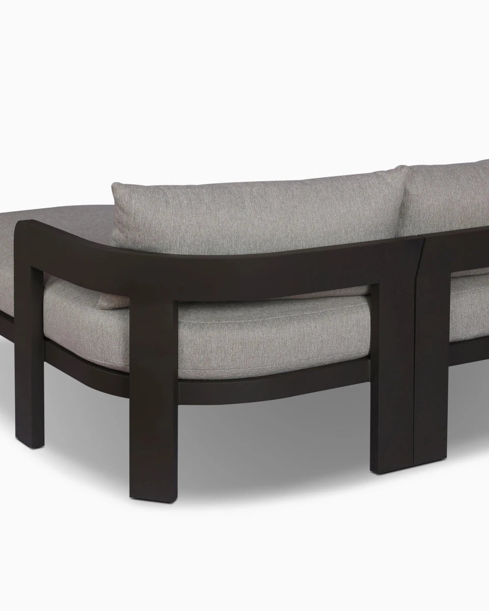 Concha Fog / Right Facing