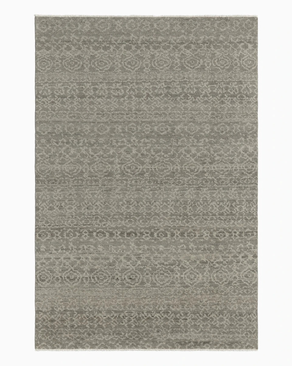 8'2" x 11'6" / Plume