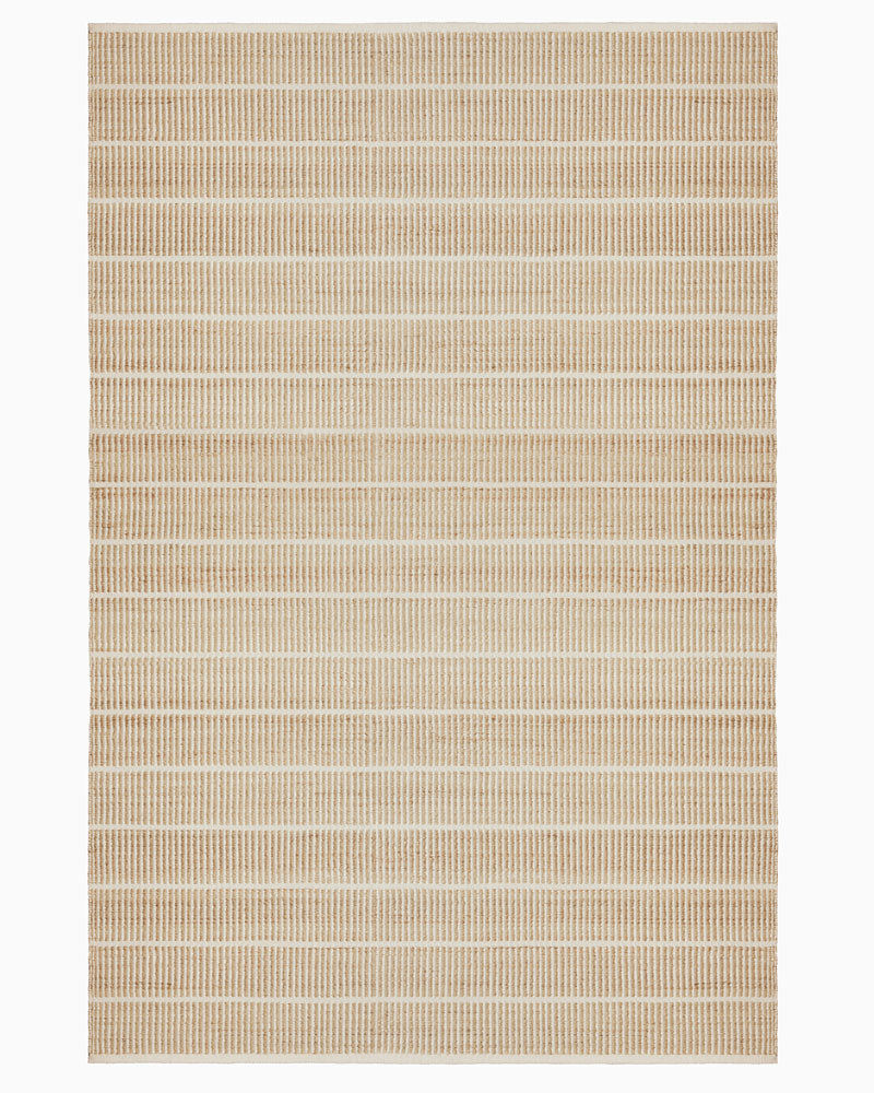 9'10" x 13'2" / Natural & White