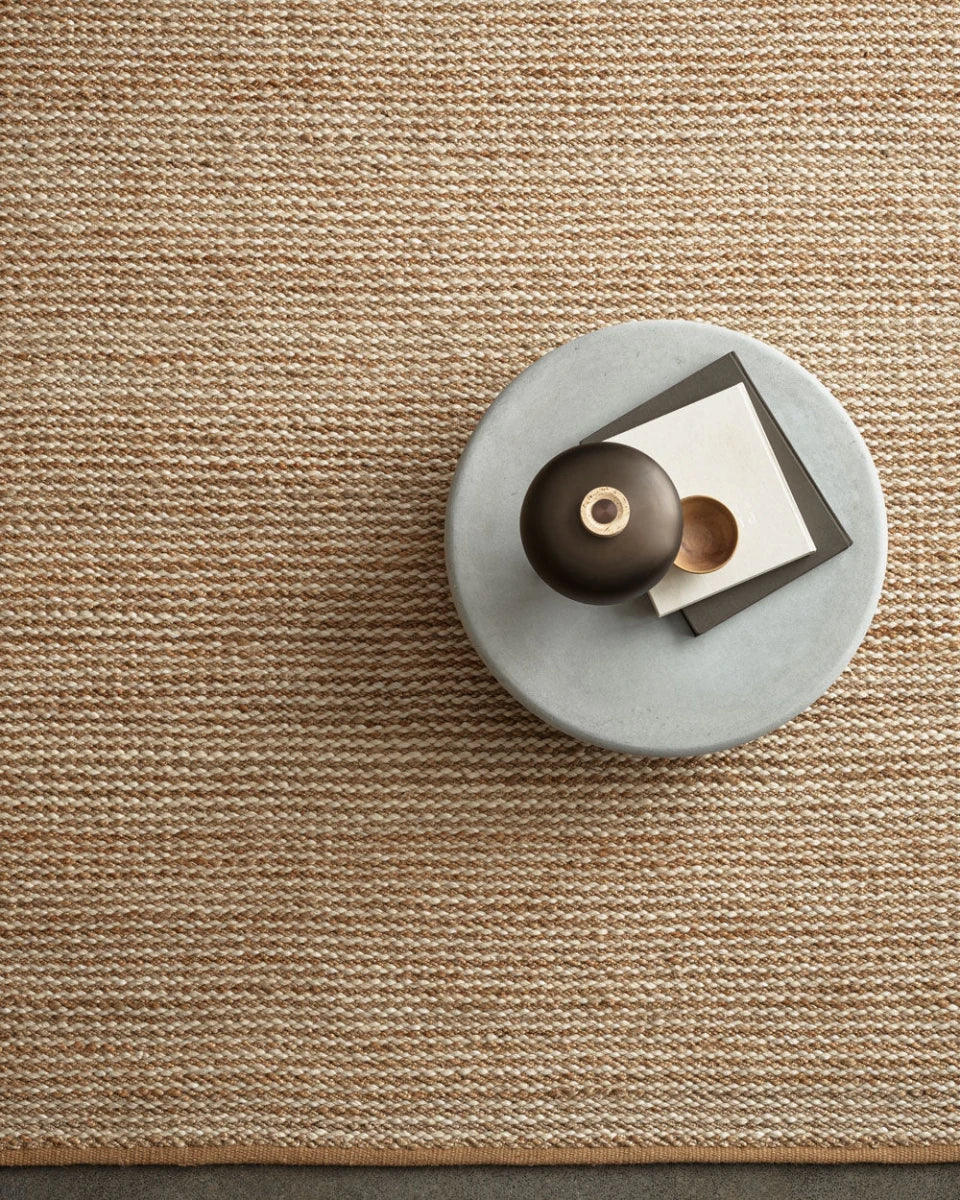 9'10" x 13'2" / Natural & Chalk