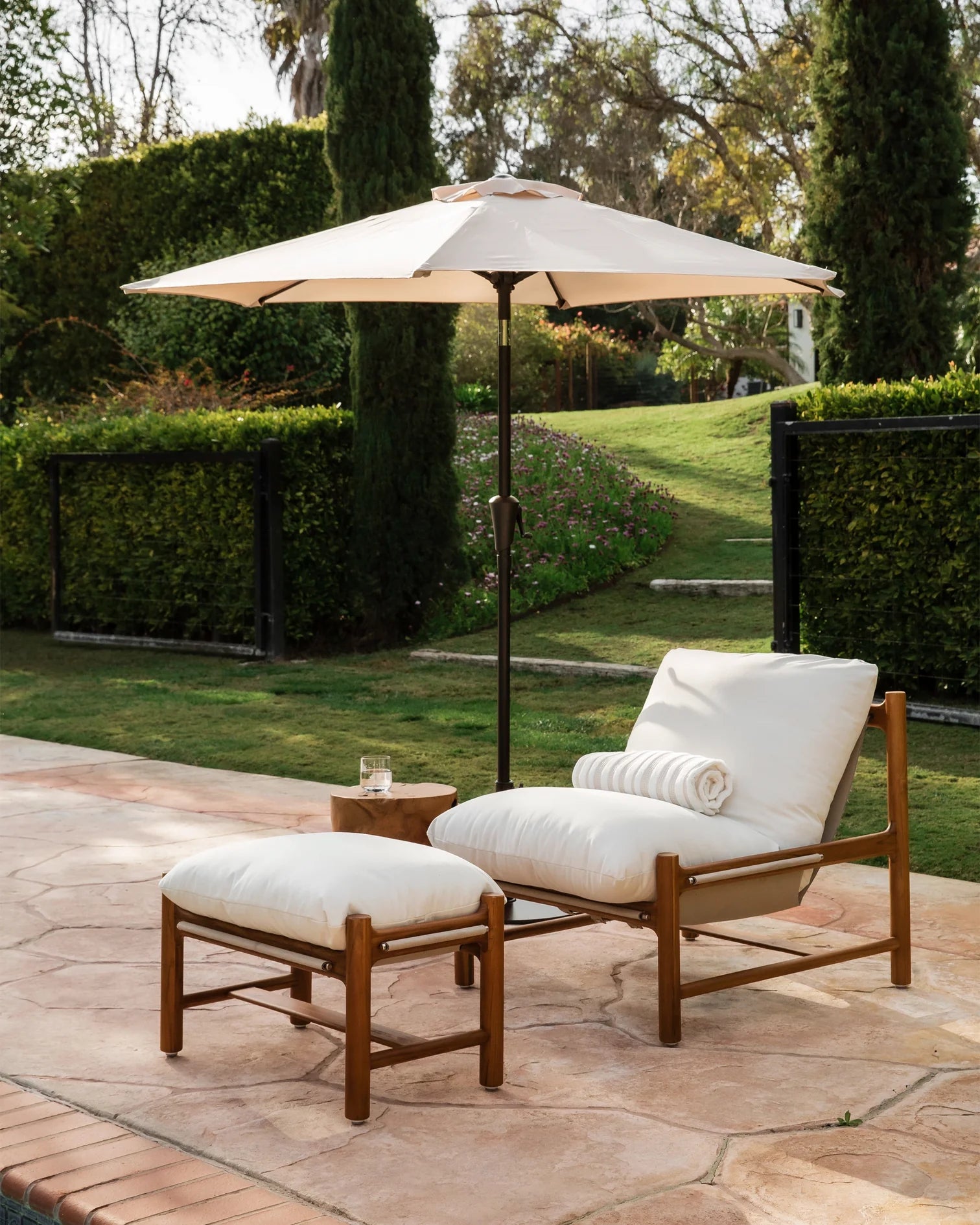 Outdoor Avon Lounge and Ottoman