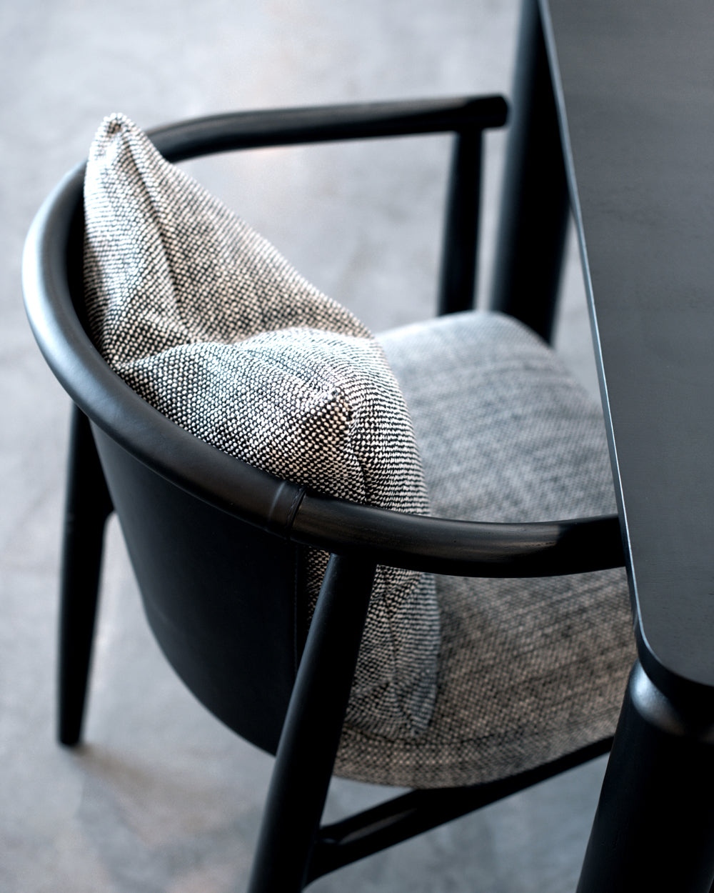 Noir Basketweave / Black Leather / Ebony