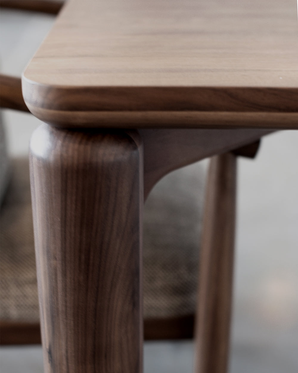 Walnut / 78" x 42" | Seats 6