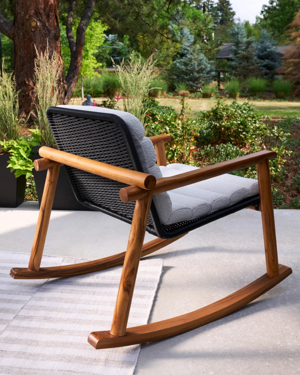 Dove FIQA Boucle / Black Rattan Seat