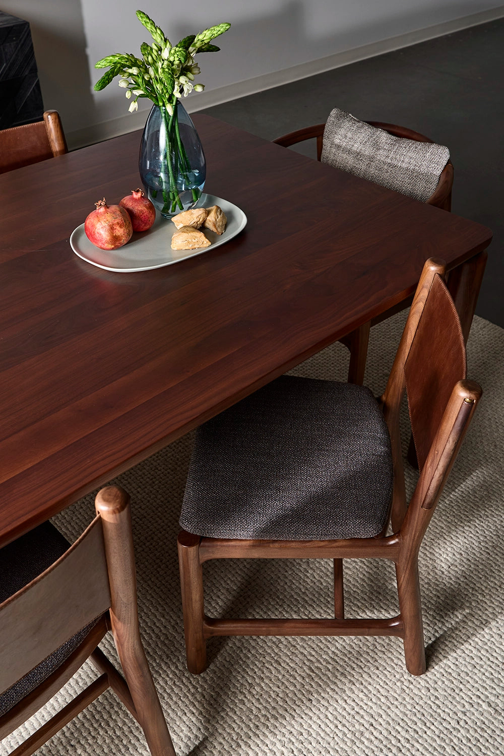 Walnut / 78&quot; x 42&quot; | Seats 6