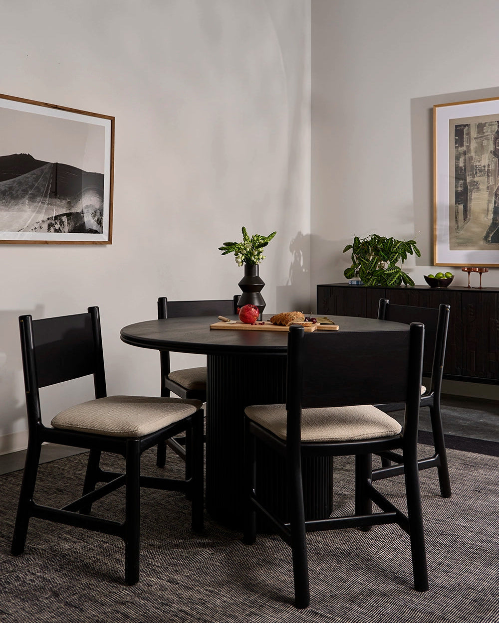 Ebony / 48" round | Seats 4