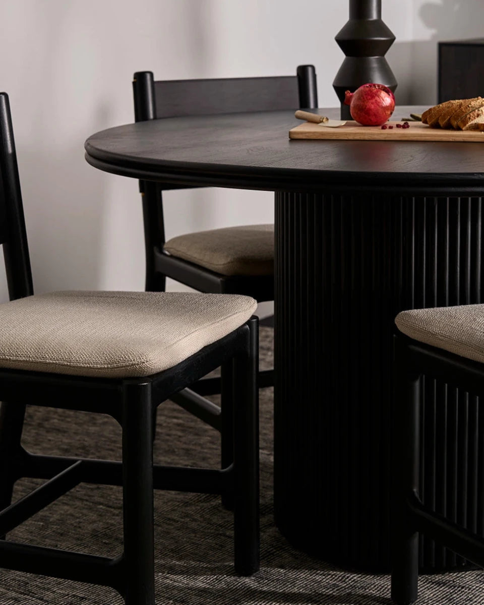 Ebony / 48" round | Seats 4