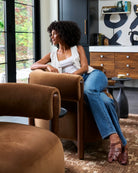 Cognac Velvet / Walnut