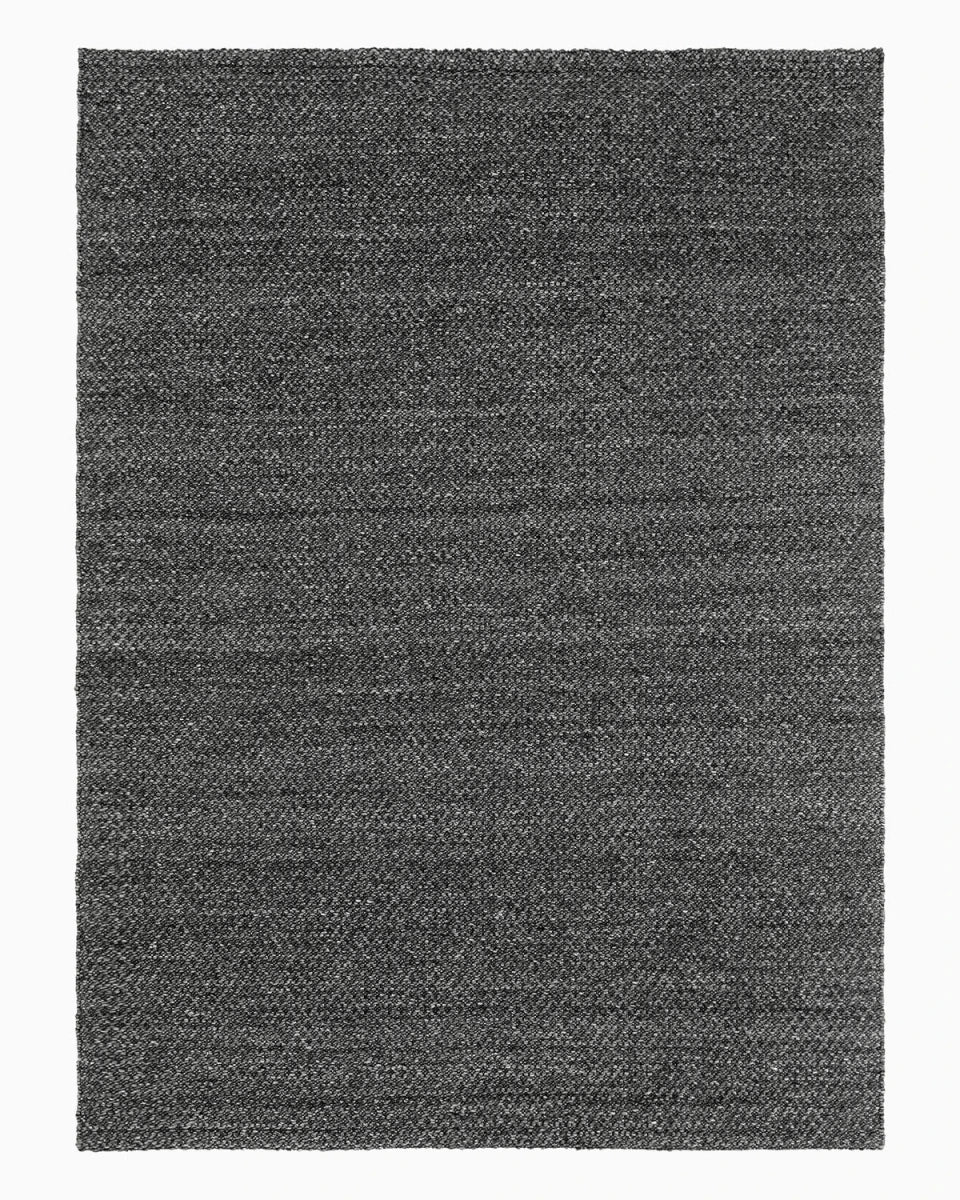5'7" x 7'10" / Charcoal