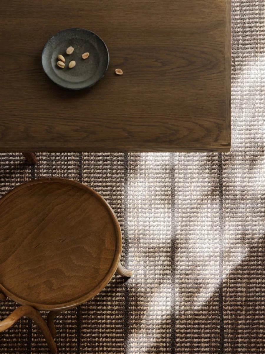 6'7" x 9'10" / Natural & Bison