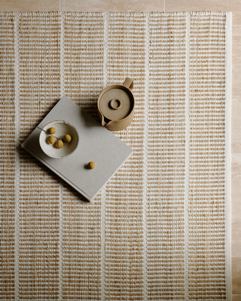 5'7" x 7'10" / Natural & White