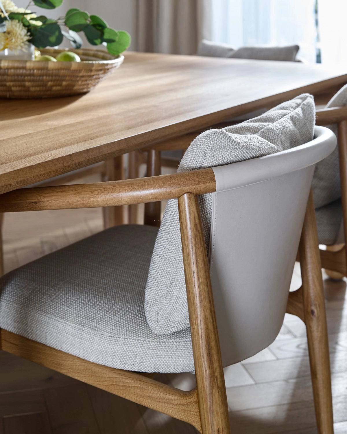 Latte Basketweave / Pearl Leather / White Oak