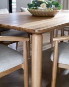 White Oak / 78" x 42" | Seats 6