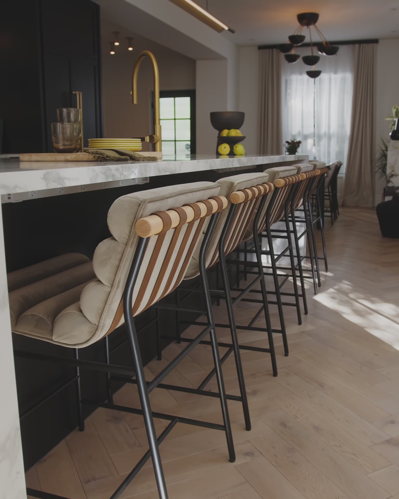 Mushroom Velvet / White Oak / Counter (24" Height)