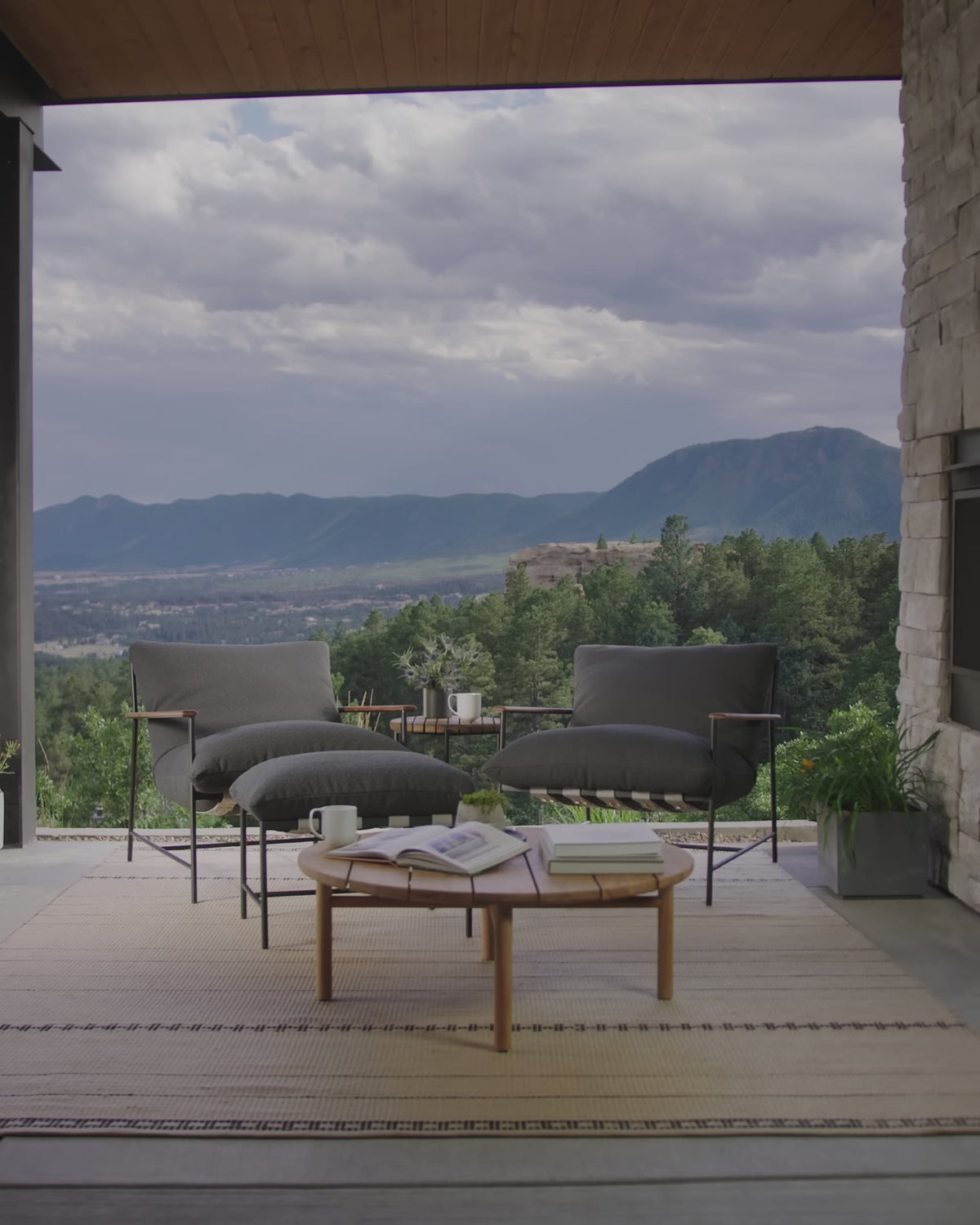 Outdoor Vail Lounge – Denver Modern