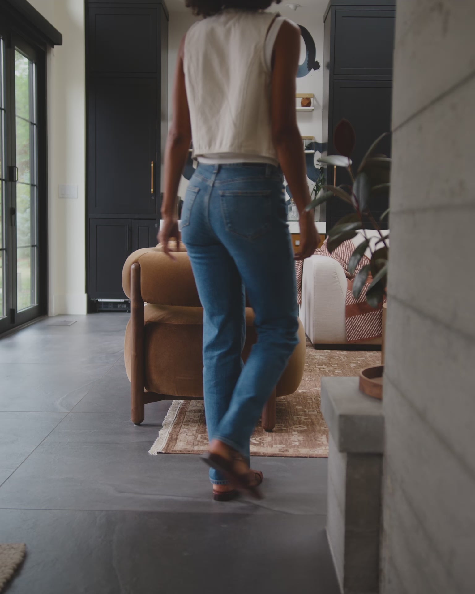 Cognac Velvet / Walnut