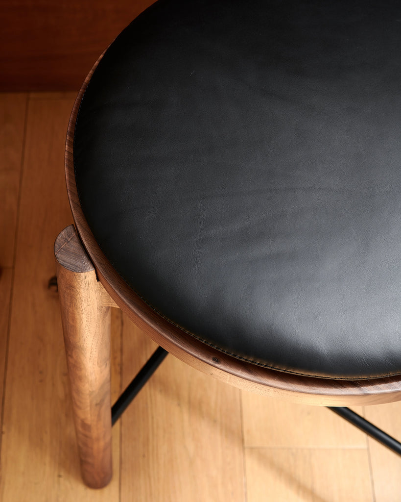 Walnut Frame / Black Leather Cushion