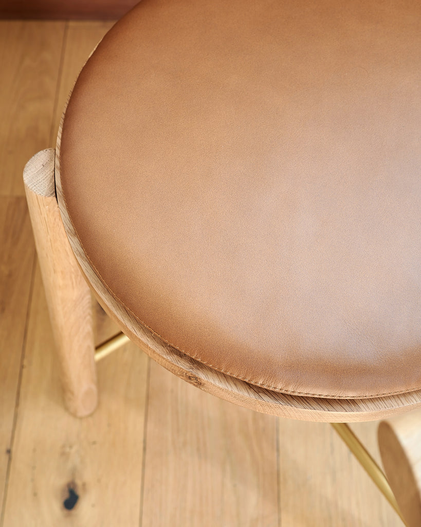White Oak Frame / Saddle Leather Cushion