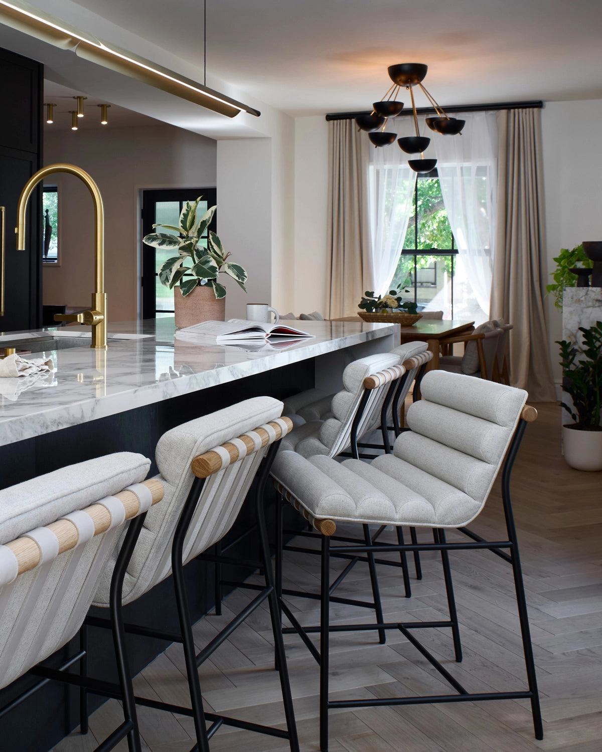 Pearl Linen / White Oak / Counter (24&quot; Height)