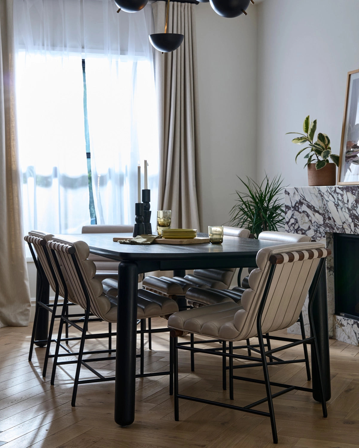 Pearl Leather / Walnut